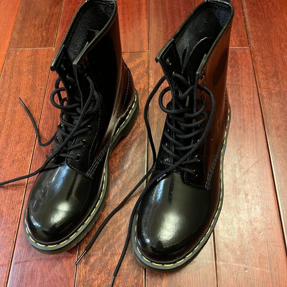 Dr. Martens 1460 Black Patent Leather Lace Up Boots - Size US 8 - Like New - Picture 3 of 5